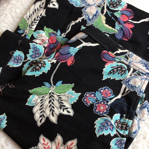 J Jill Wearever Collection Full- Leg Cropped floral pants, XS/small - Picture 1 of 4